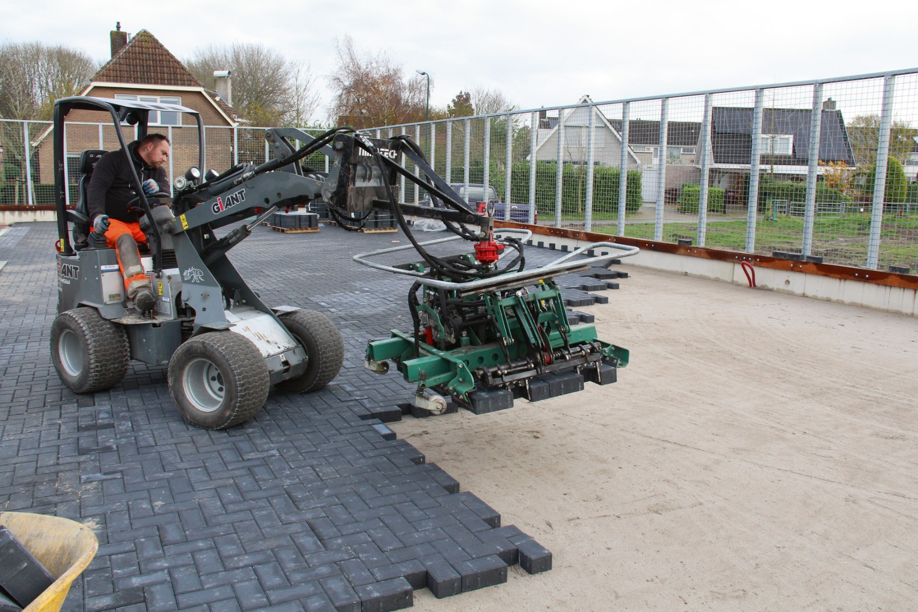 Machinaal straten met elleboogverband als de efficiënte keuze